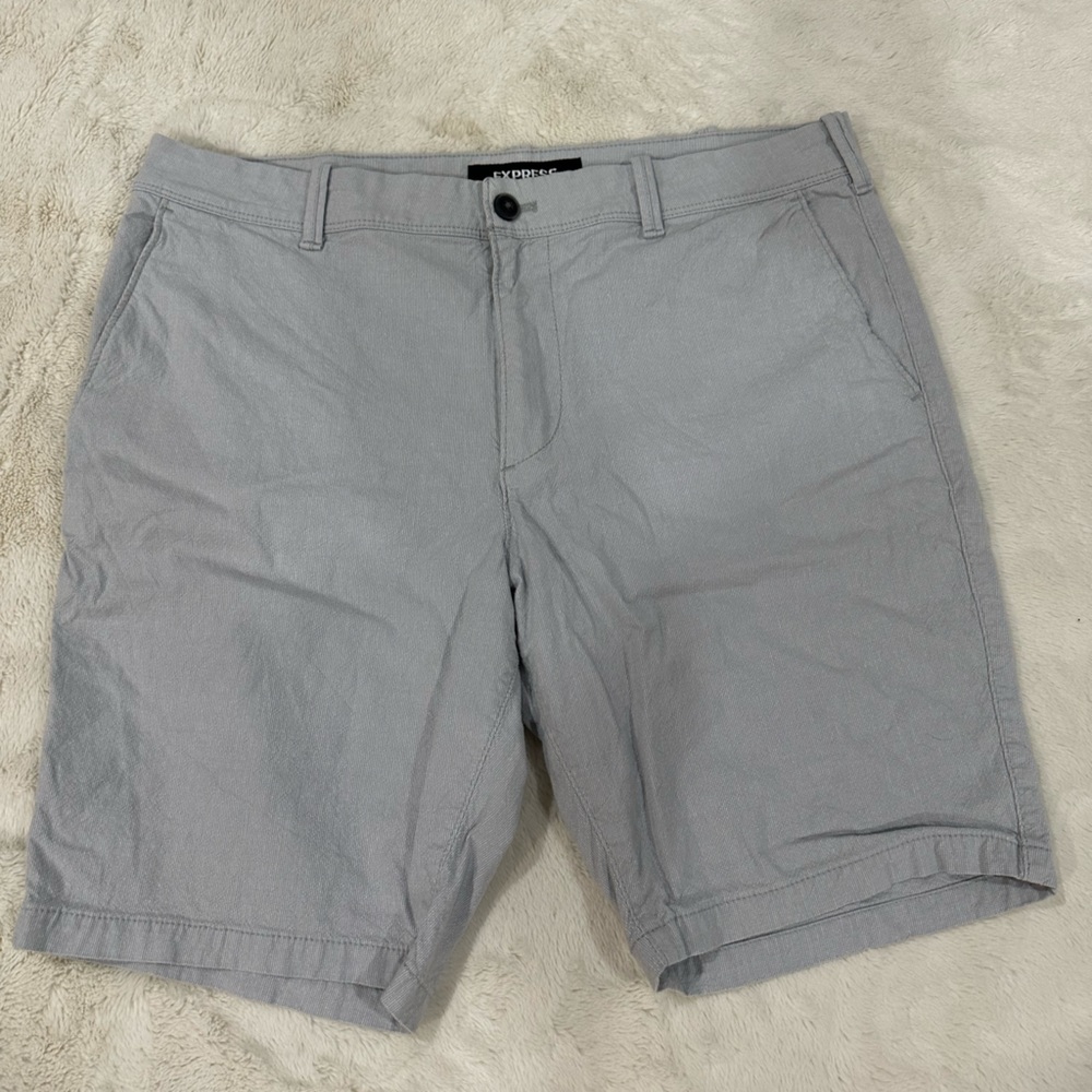 Express slim 34 men’s shorts